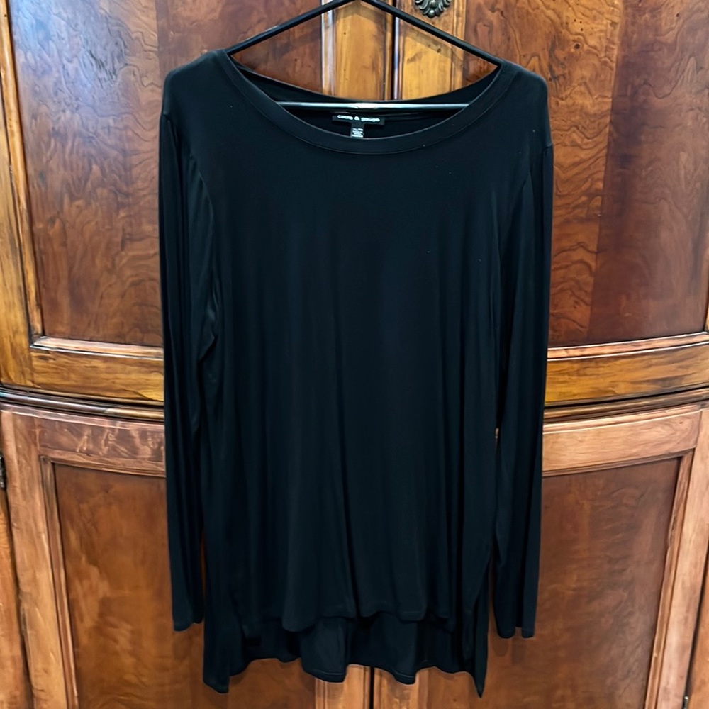 Long sleeved black tunic